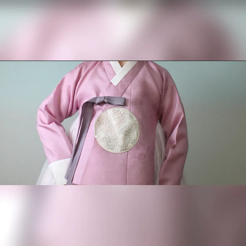 예식 중 눈물이 날 때 손수건 사용법