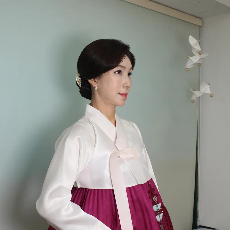 혼주 메이크업 예약 시기는 언제가 적당한가요?